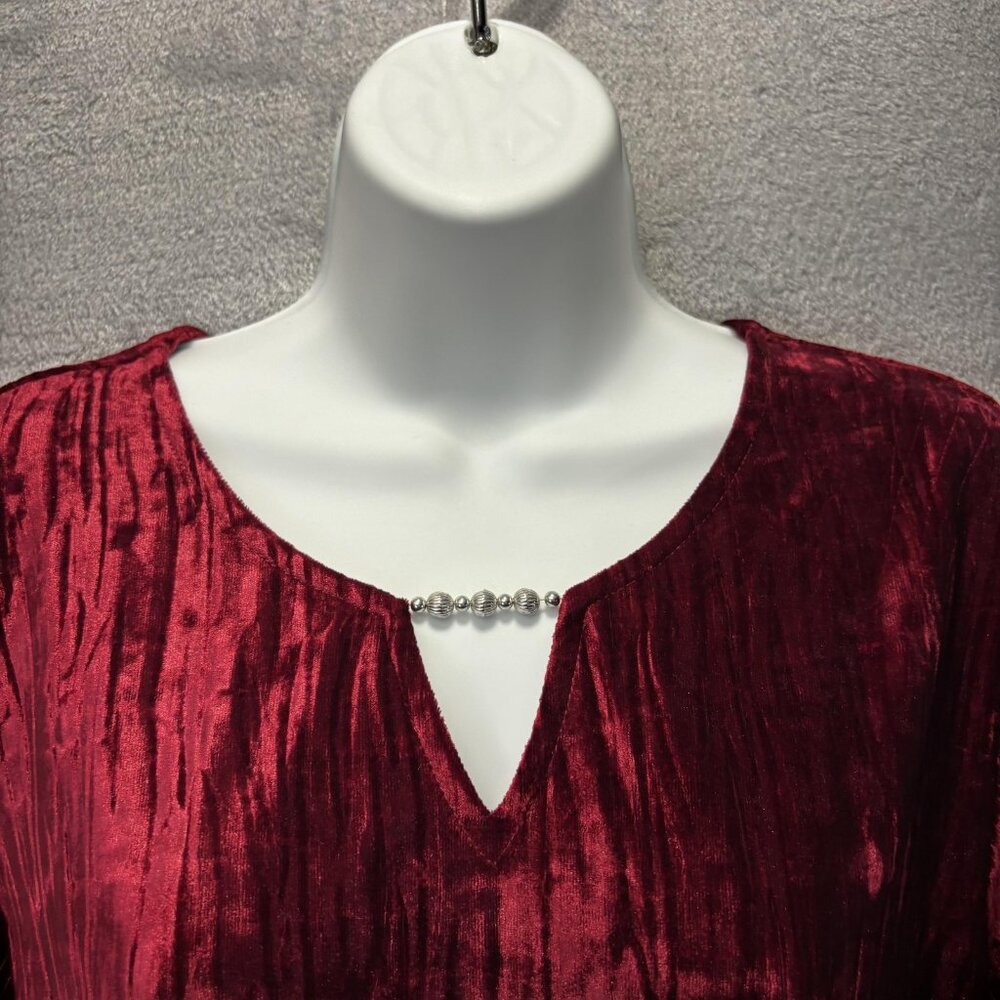 Alfred Dunner Red Crushed Velvet Shirt Womens Large Beaded Top Christmas Blouse - Picture 9 of 11